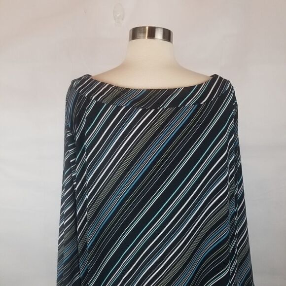 LIZ LANGE MATERNITY. SIZE XL. POLYESTER AND SPANDEX MATERNITY TOP OR DRESS. - Picture 2 of 5